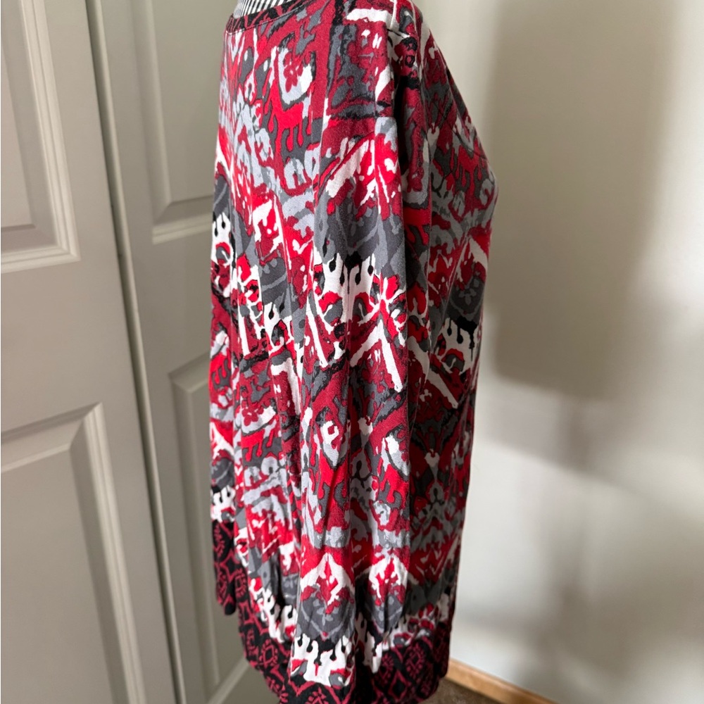 Ruby Rd. Red and Gray Patterned Top - Picture 2 of 4